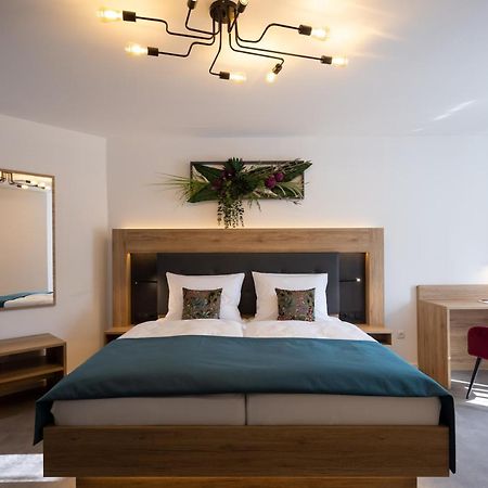 Bed And Breakfast - Homburg Am Main 외부 사진